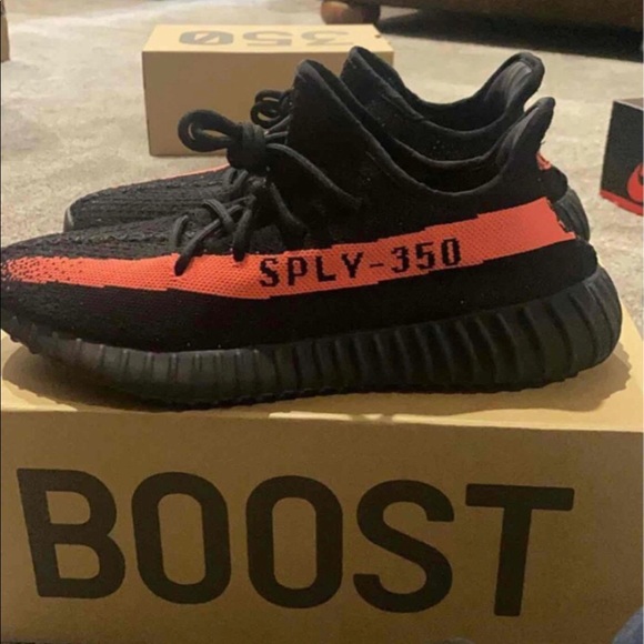 Yeezy Core Red Size 10 DS - Picture 1 of 4